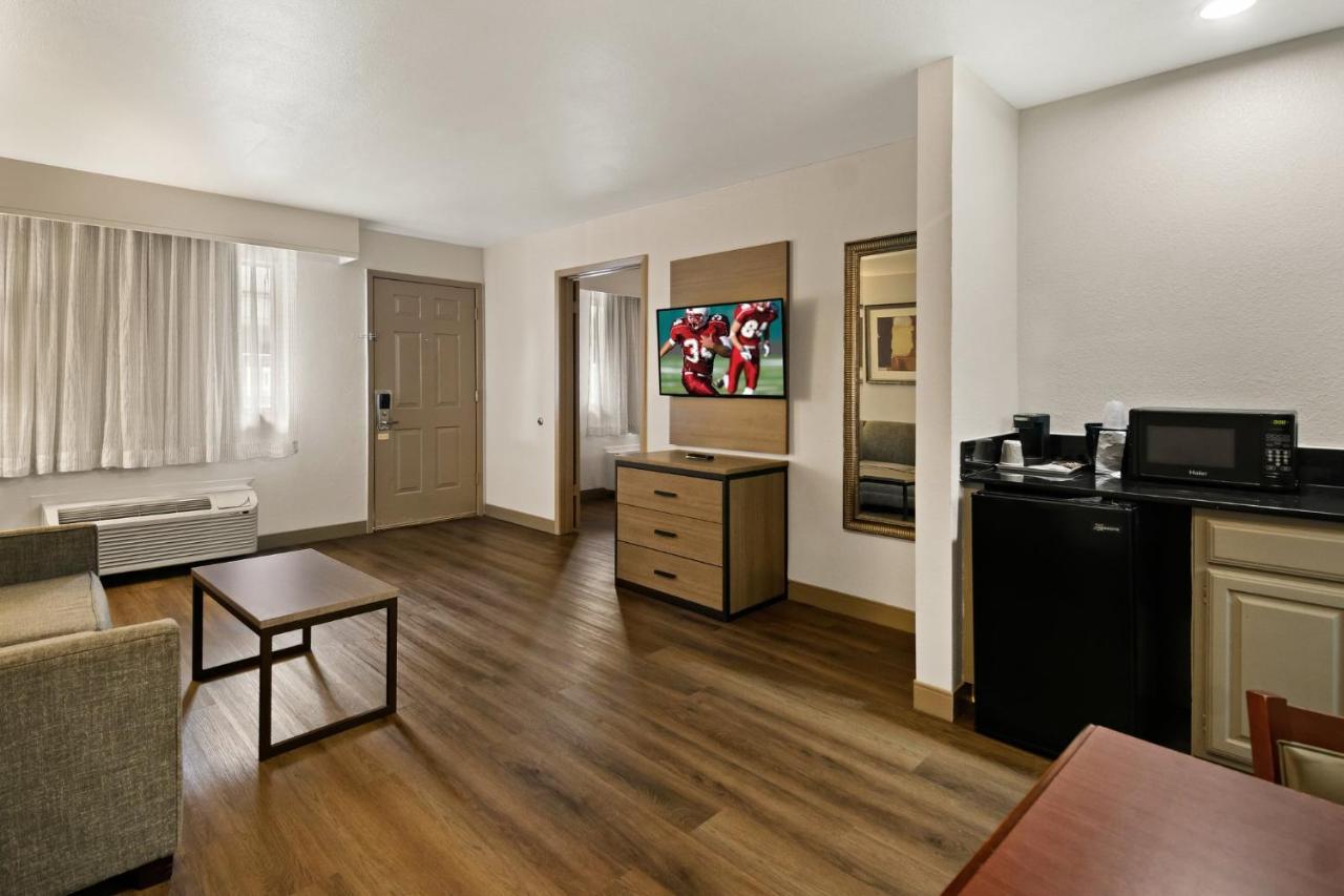 Irving Inn & Suites At Dfw Airport מראה חיצוני תמונה