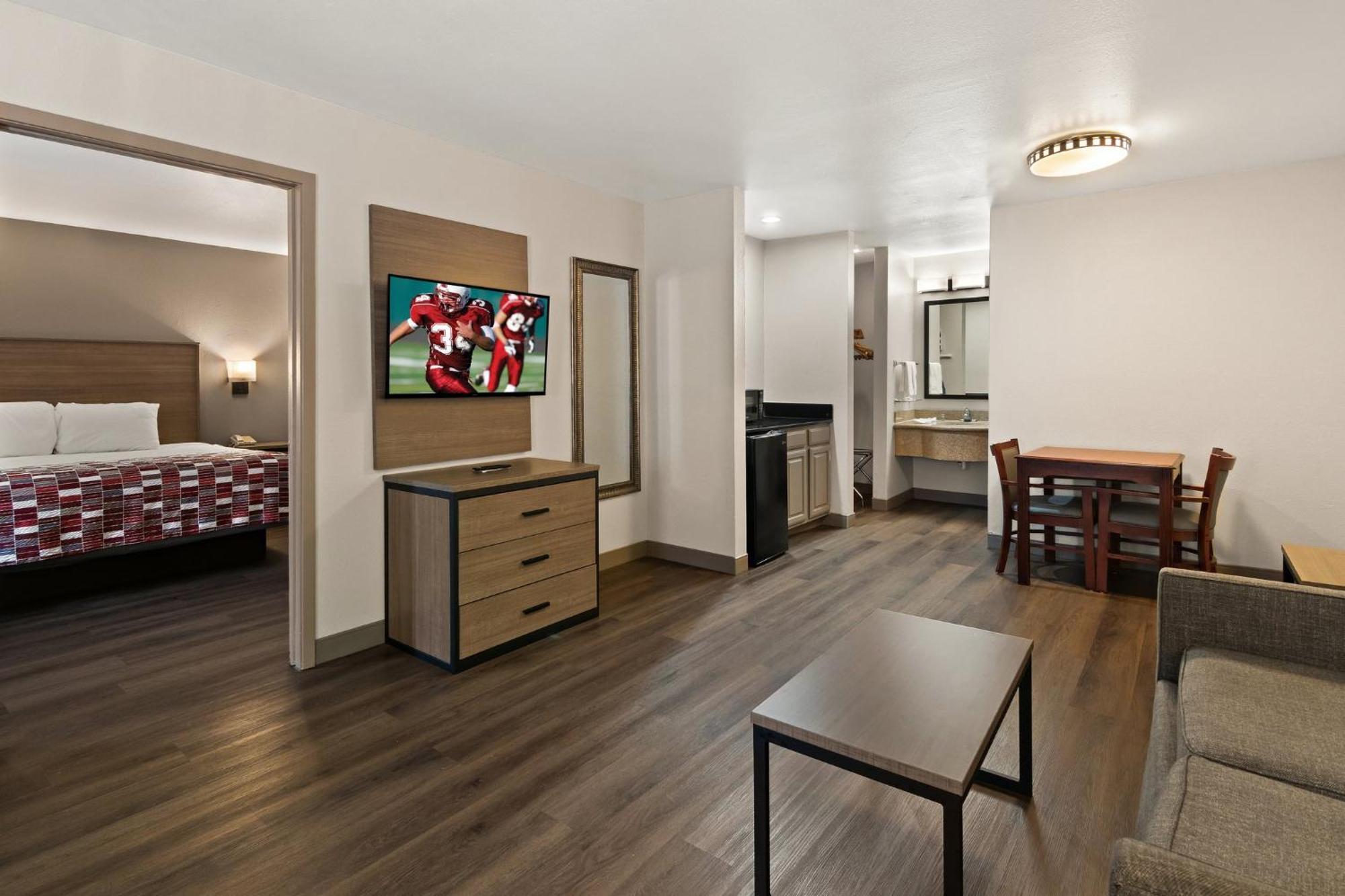 Irving Inn & Suites At Dfw Airport מראה חיצוני תמונה