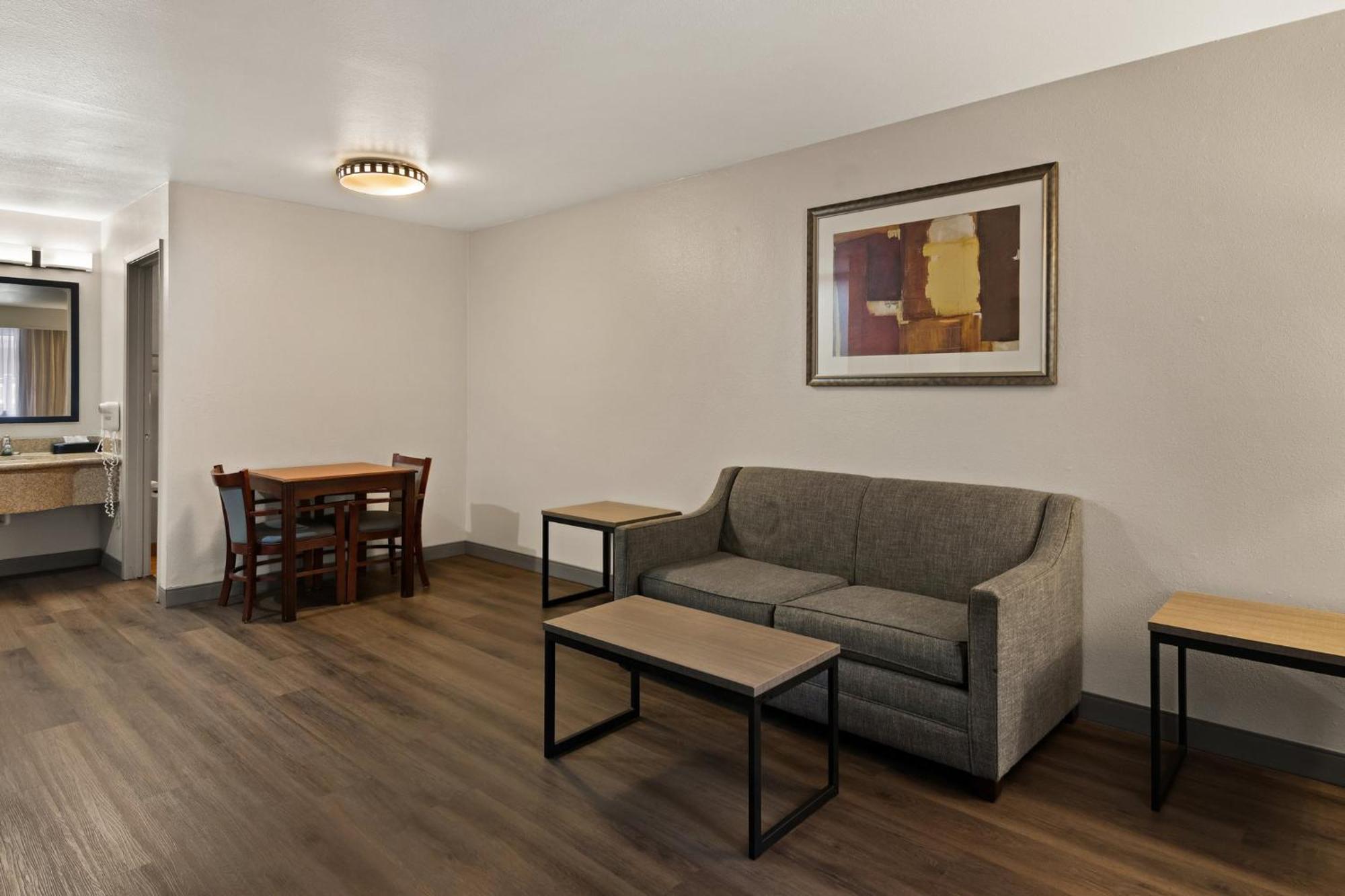 Irving Inn & Suites At Dfw Airport מראה חיצוני תמונה