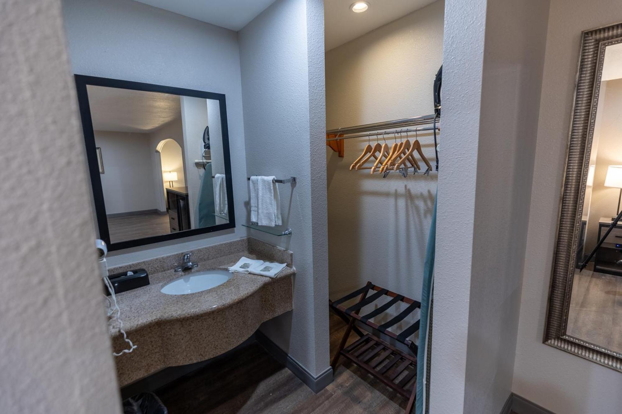 Irving Inn & Suites At Dfw Airport מראה חיצוני תמונה