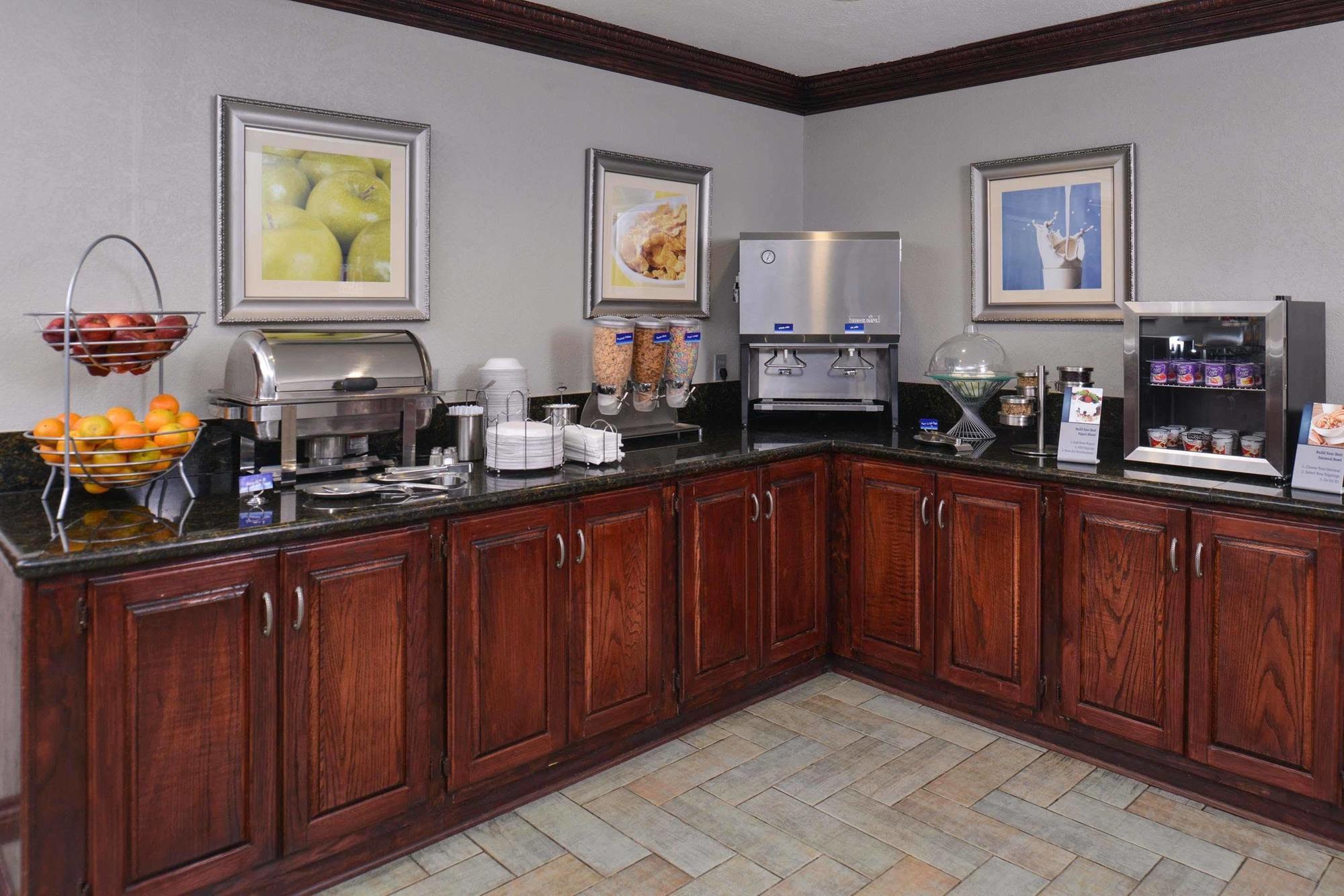 Irving Inn & Suites At Dfw Airport מראה חיצוני תמונה