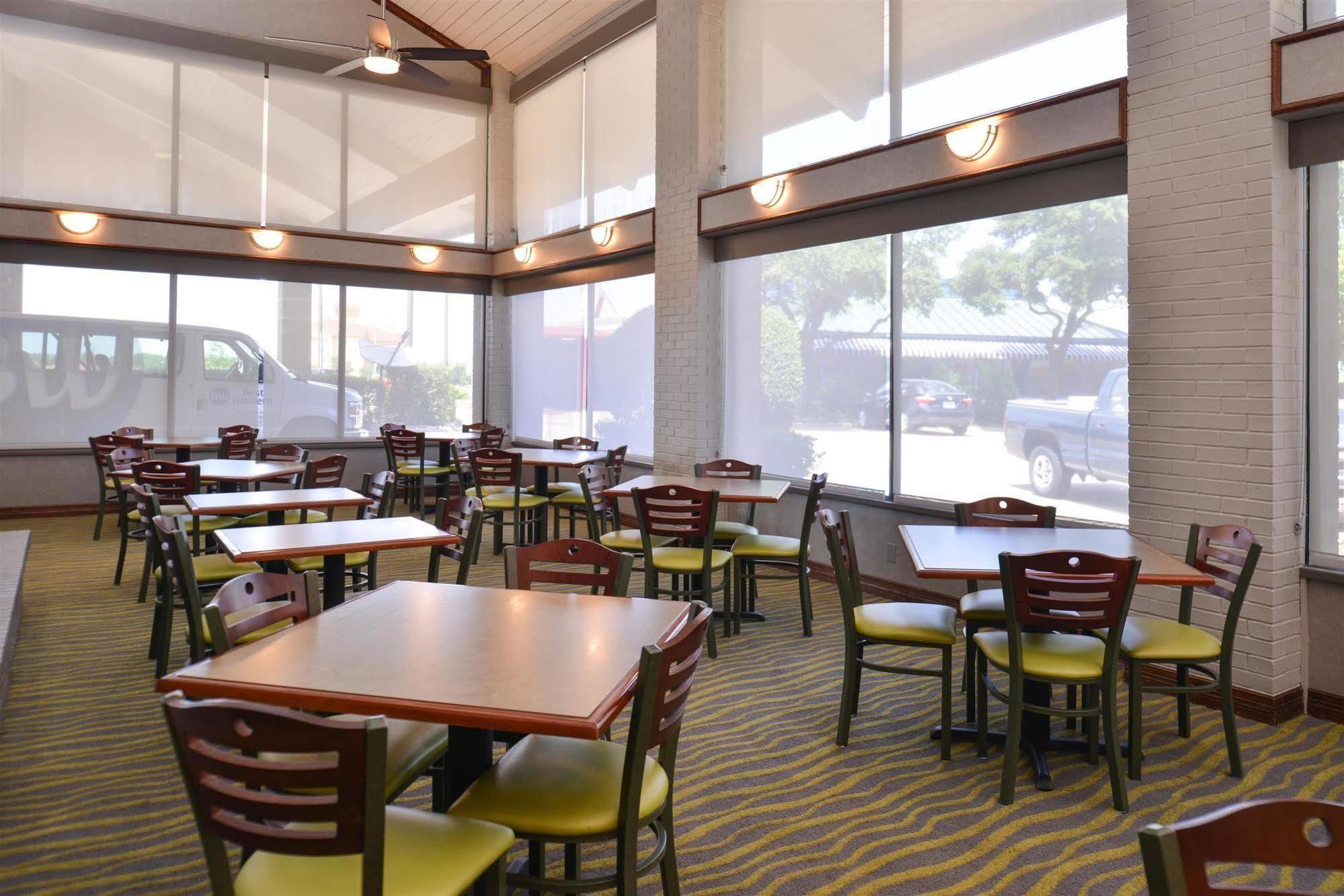 Irving Inn & Suites At Dfw Airport מראה חיצוני תמונה