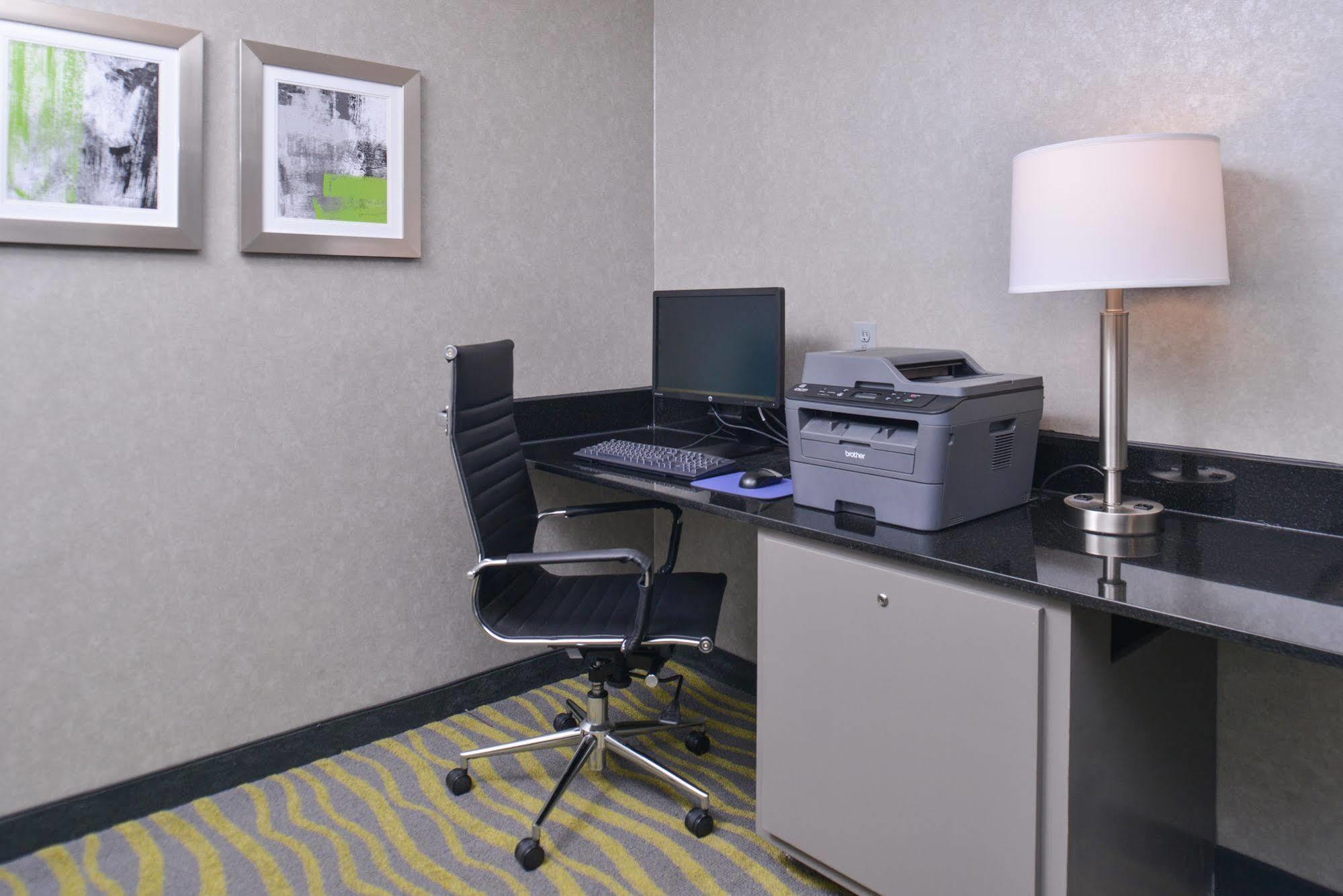 Irving Inn & Suites At Dfw Airport מראה חיצוני תמונה