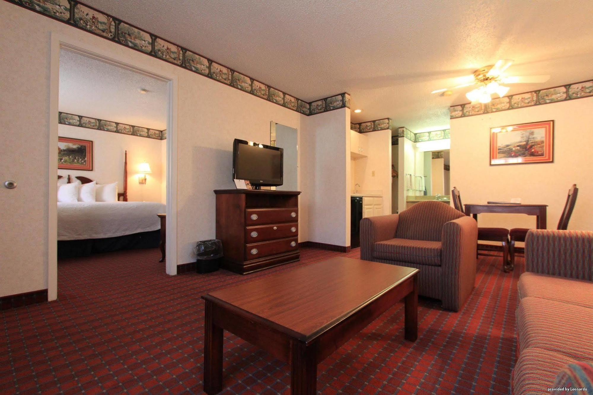 Irving Inn & Suites At Dfw Airport מראה חיצוני תמונה