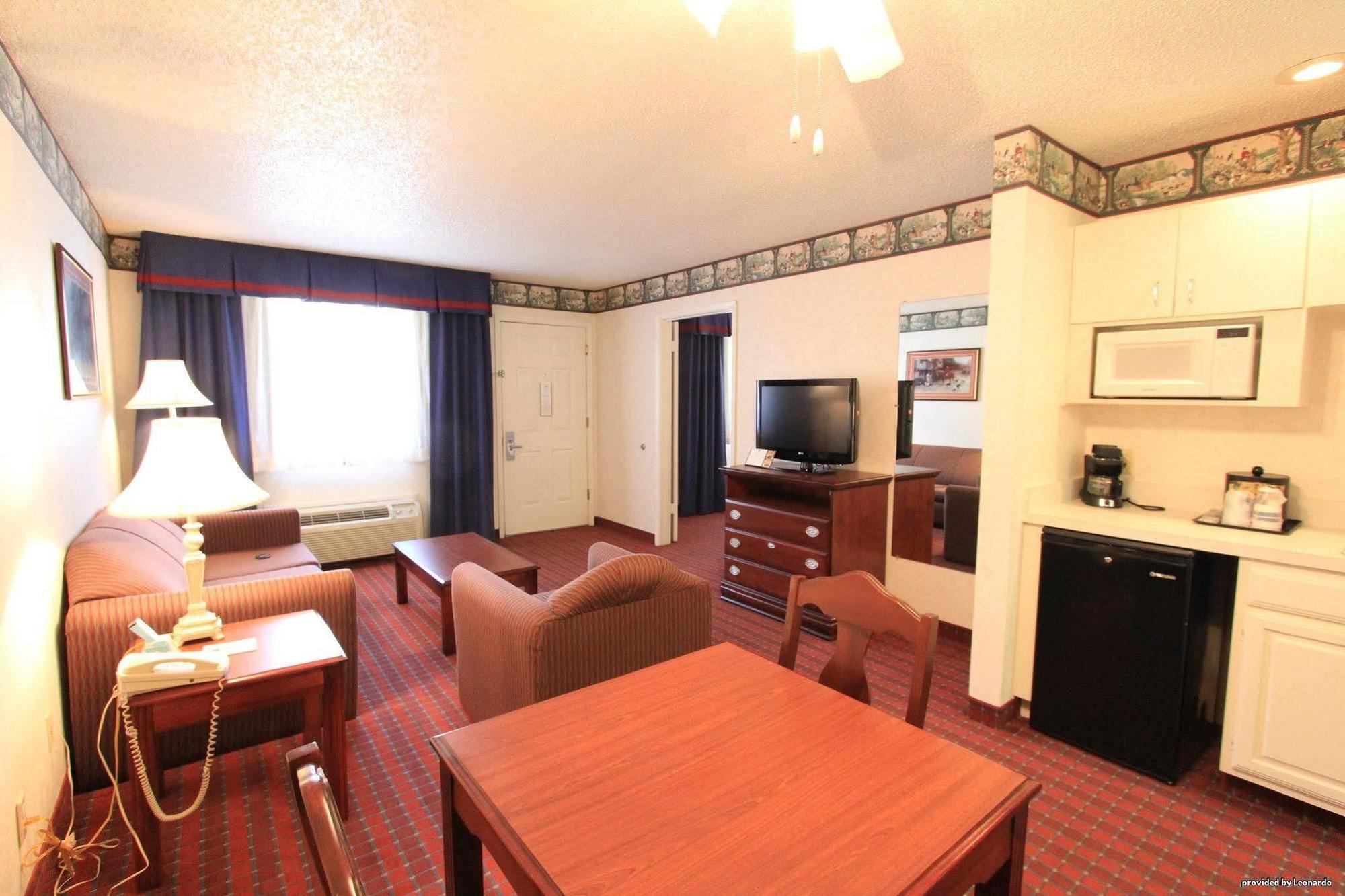 Irving Inn & Suites At Dfw Airport מראה חיצוני תמונה